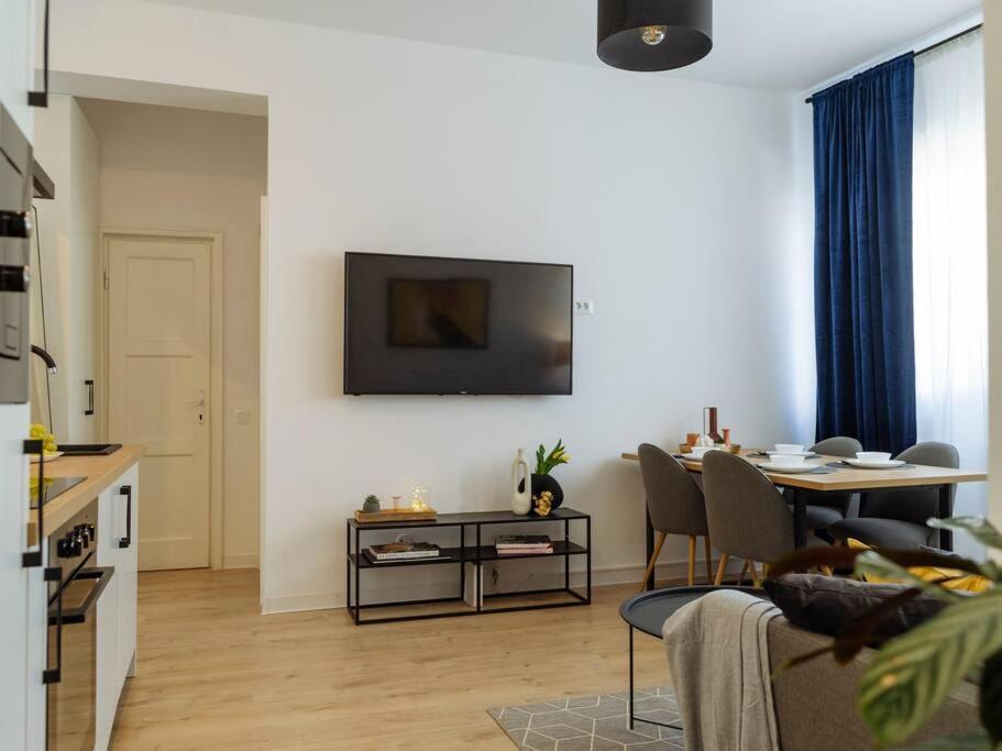 Sky Penthouse - Square * Bucureşti