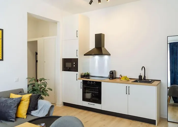Sky Penthouse - University Square